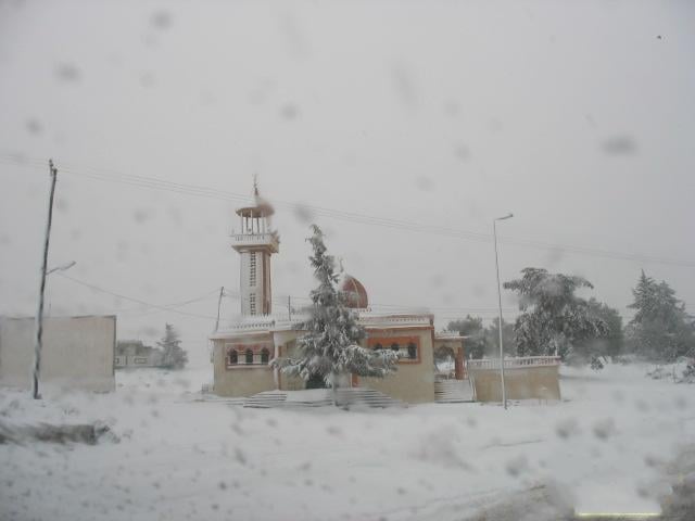 Snow hits Gharian