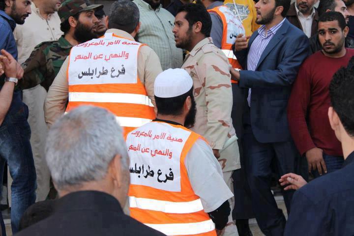 Salafists tell women to cover up