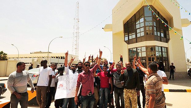 More talks fail to lift Agoco HQ blockade
