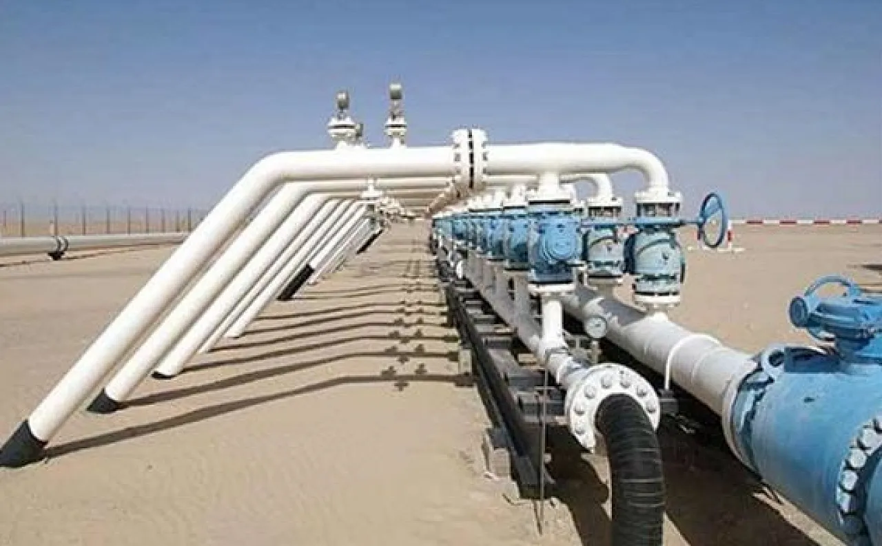 Oil pipes in Libya
