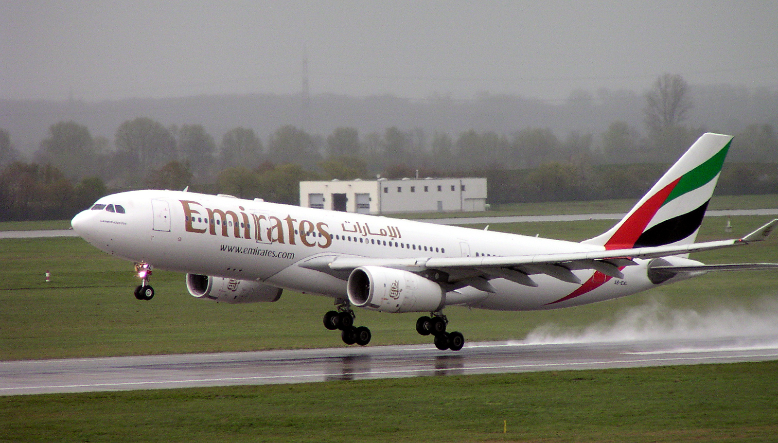 Emirates to resume Libya flights in October