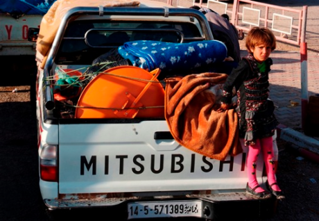 Ordinary Tunisians gave generous help to Libya conflict refugees.