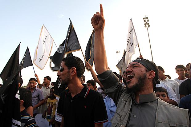 Pro-Islamist rally in Benghazi turns violent