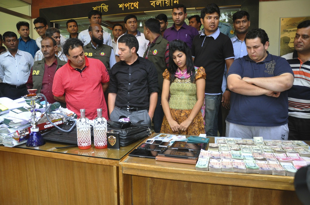 Three Libyans arrested in Dhaka with 684 fake passports