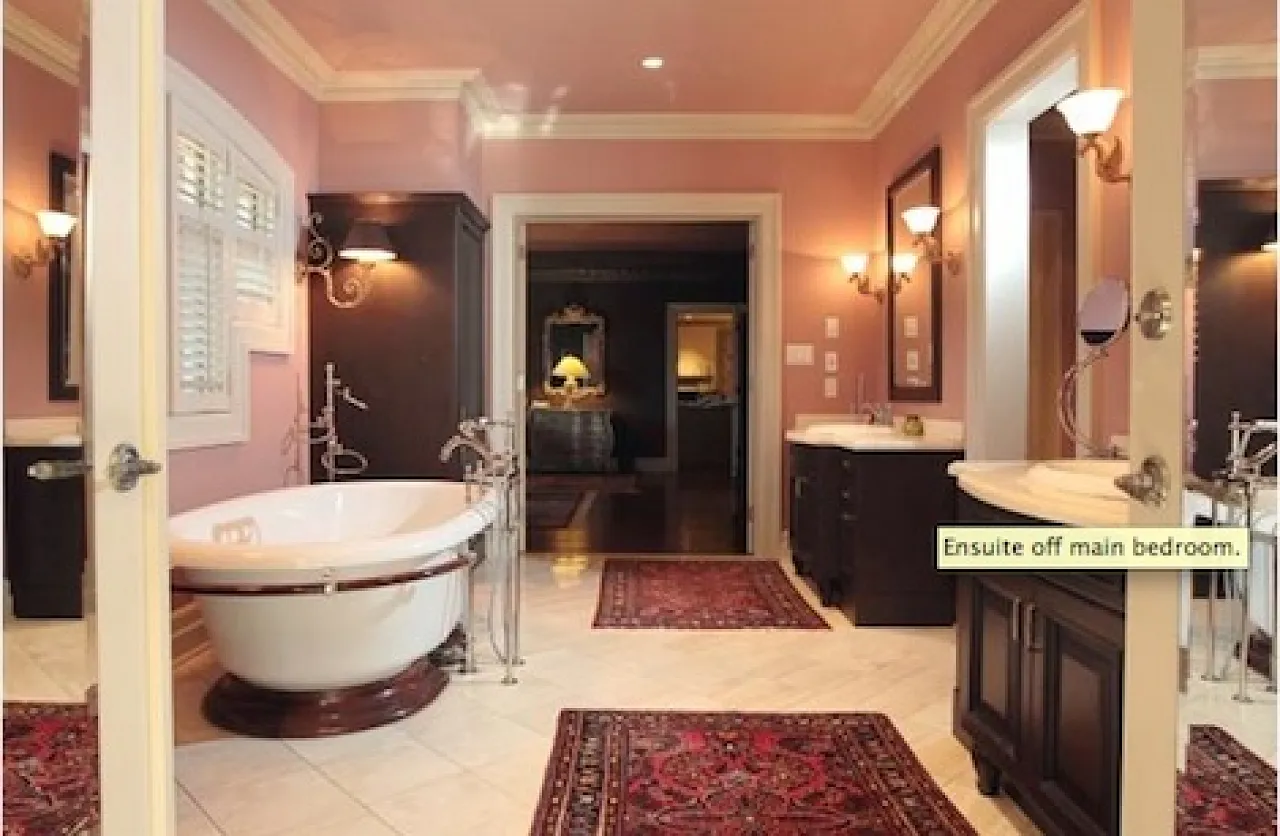 One of the mansion's nine bathrooms. (Photo: Ottawa Citizen)