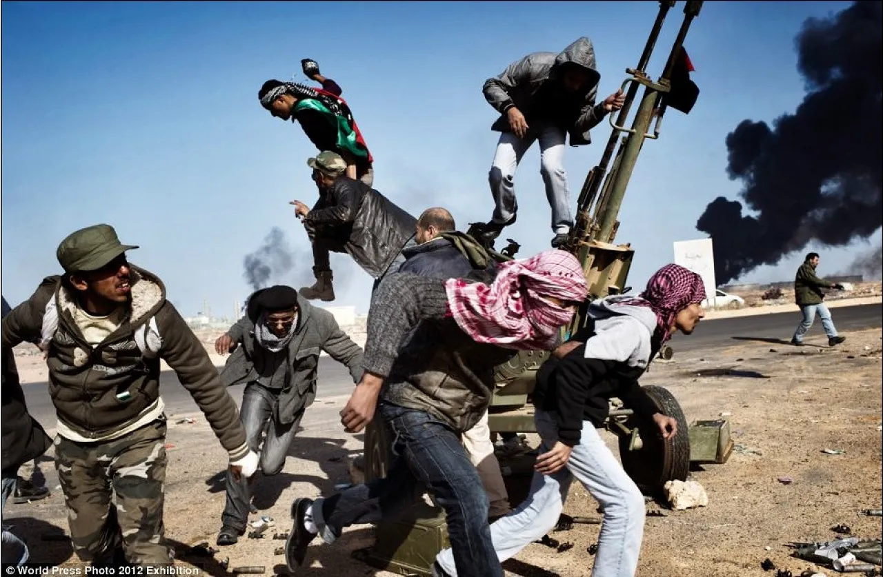 Yuri Kozyrev's award-winning shot ‘On Revolution Road’