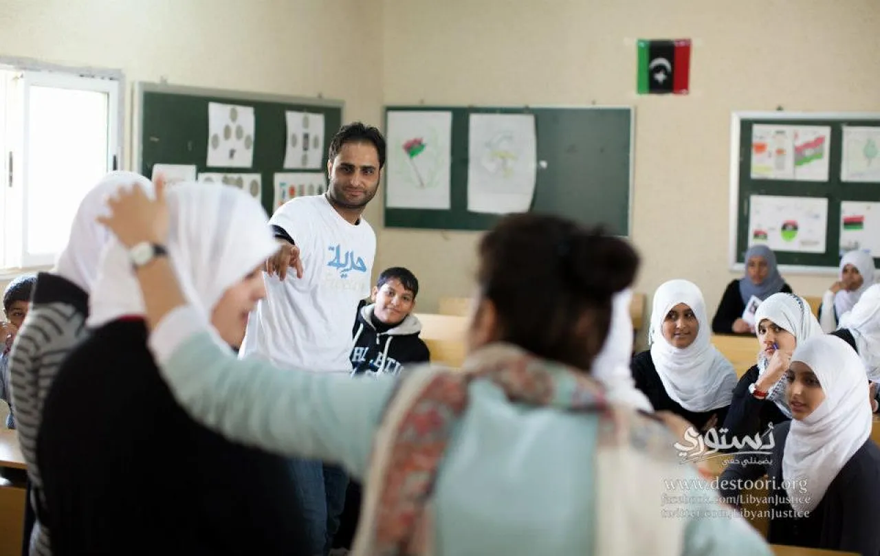 LFJL Sousse Destoori guides interaction with school children in Sousa. (Photo: LFJL)