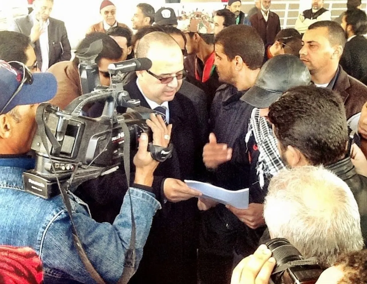 Deputy Prime Minister Awad Barasi meets Benghazi protestors