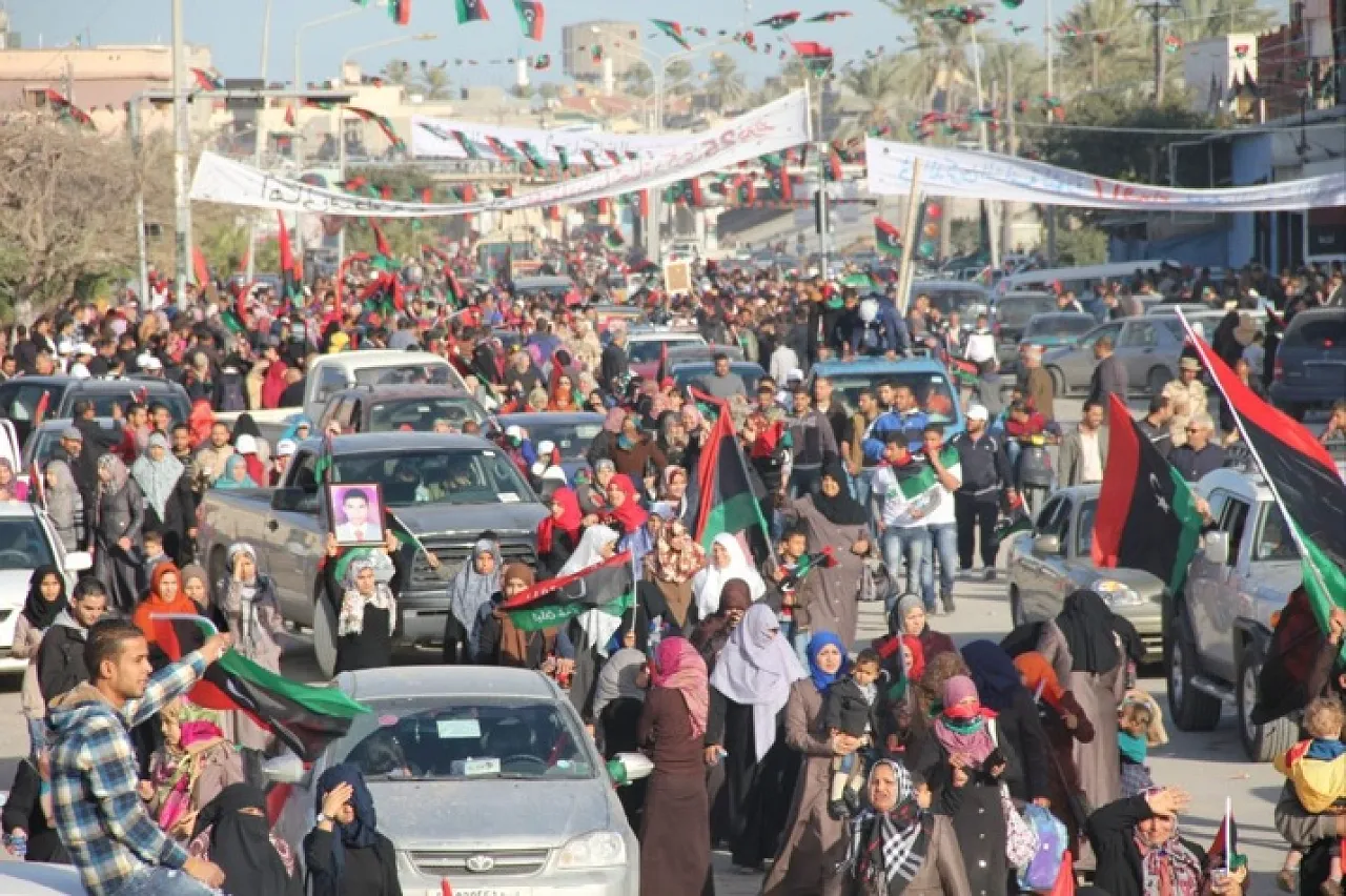 Thousands march from Tajoura to Martyrs' Square