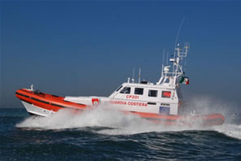 Italian coastguard rescues 500 boat people off Sicily