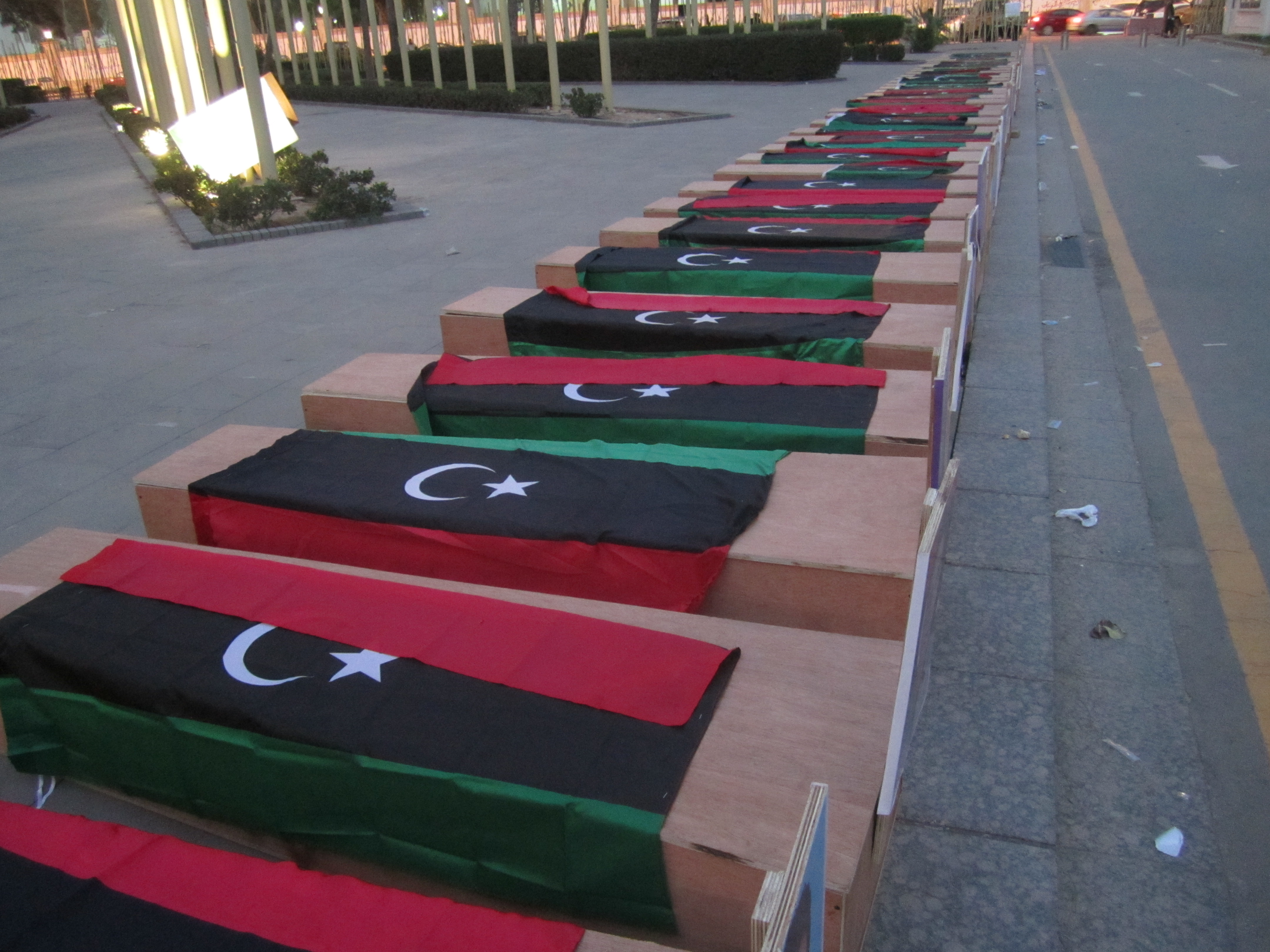 Coffin march from Suq Al Juma to Congress backs Political Isolation Law