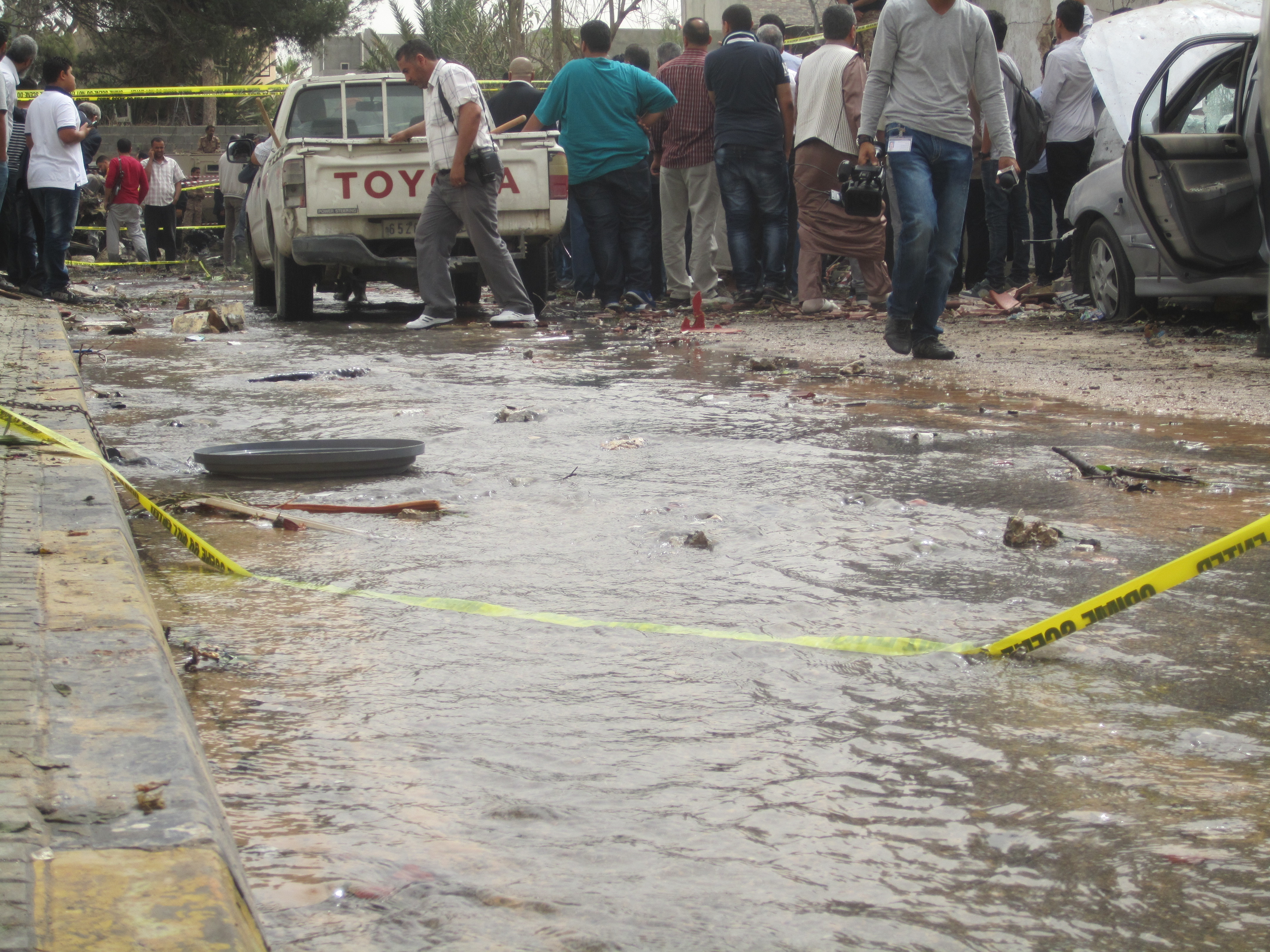 French embassy explosion: locals rescued guard