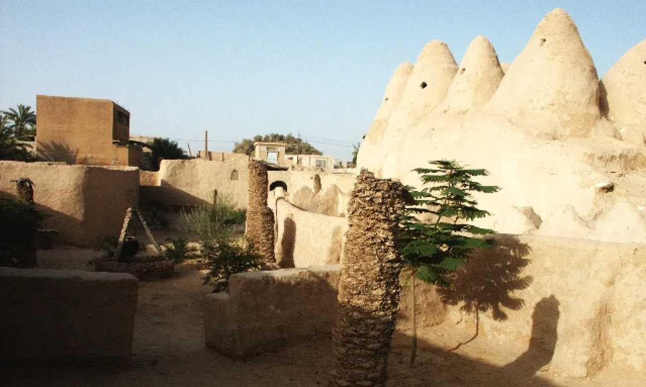 A historic mosque in the old town of Awjilah with some conservation led by the local community with support from local authorities and an oil company operating in the area.