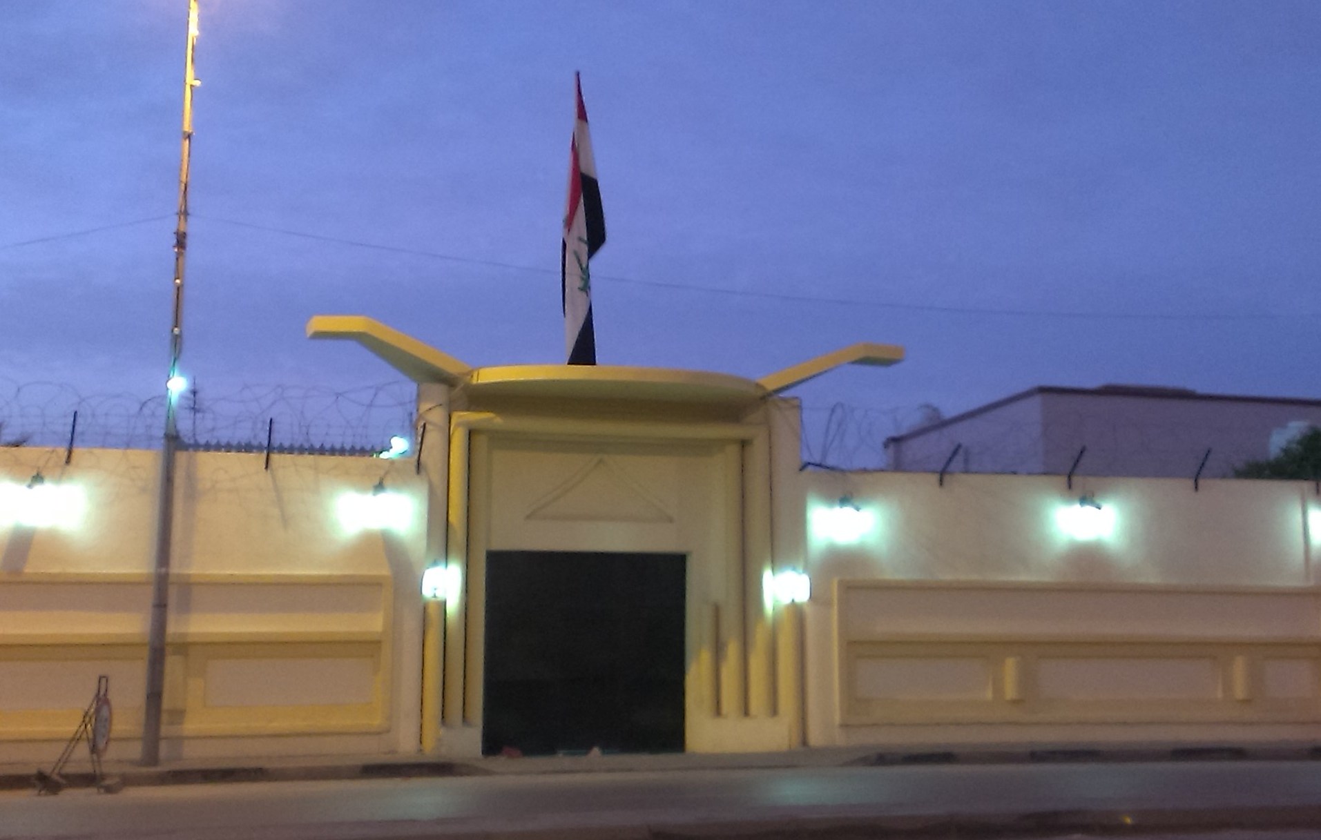 Iraqi diplomats "quit Tripoli for five days"