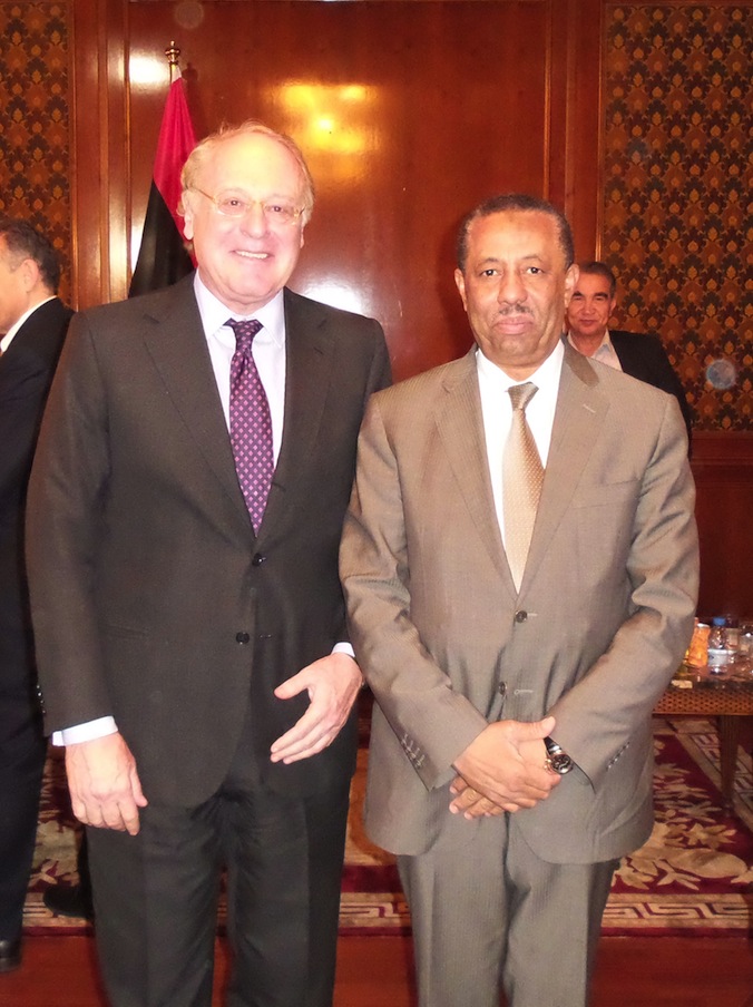 Interim Prime Minister Abdullah Al-Thinni discusses projects with Eni's CEO