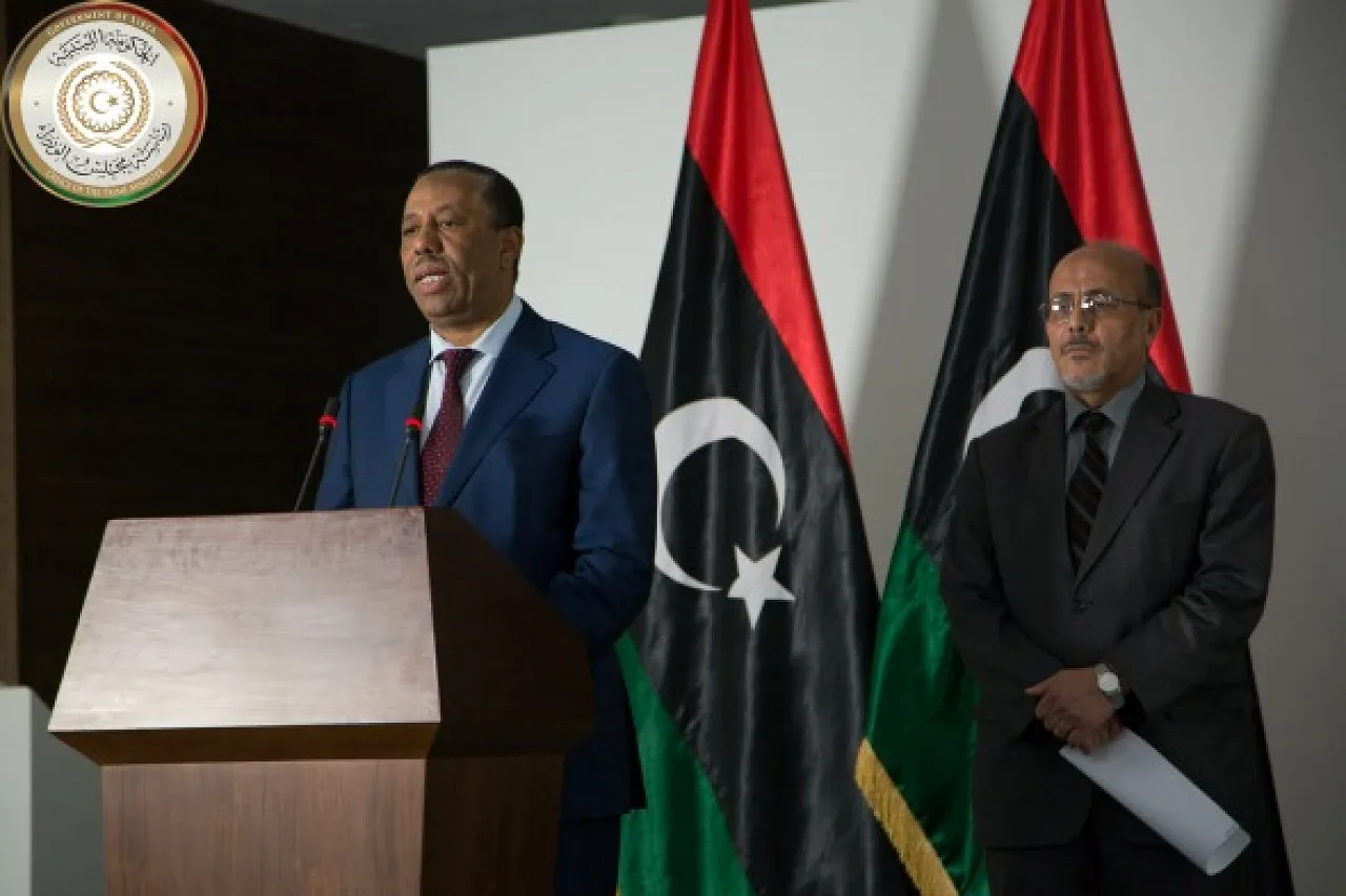 Caretaker Prime Minister Abdullah Thinni at Wednesday night's press conference during which he announced his refusal to handover power to Prime Minister-elect Ahmed Maetig until the courts adjudicate on the matter (Photo: PM Media office). 