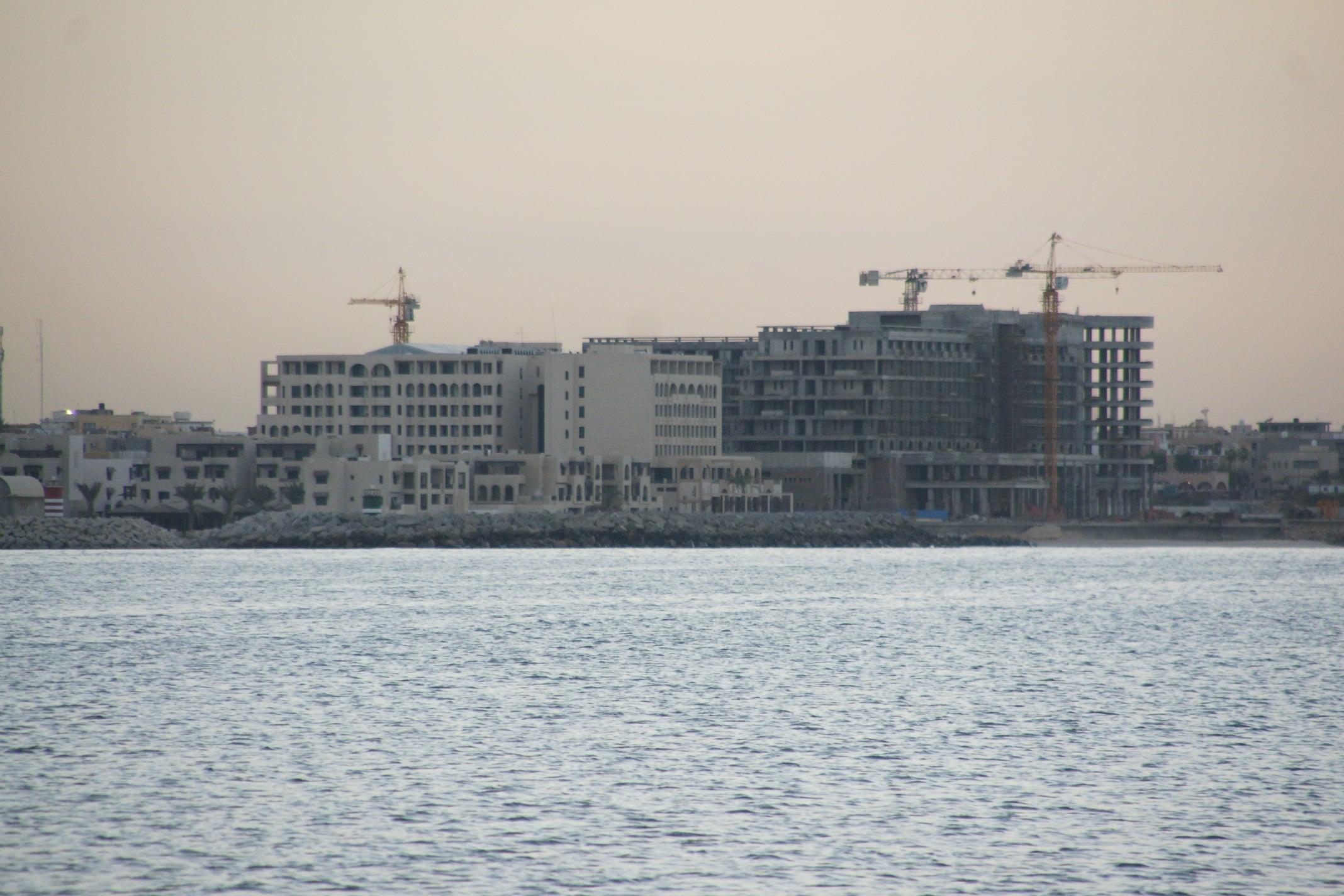 2014 Budget prevents caretaker government from signing new contracts