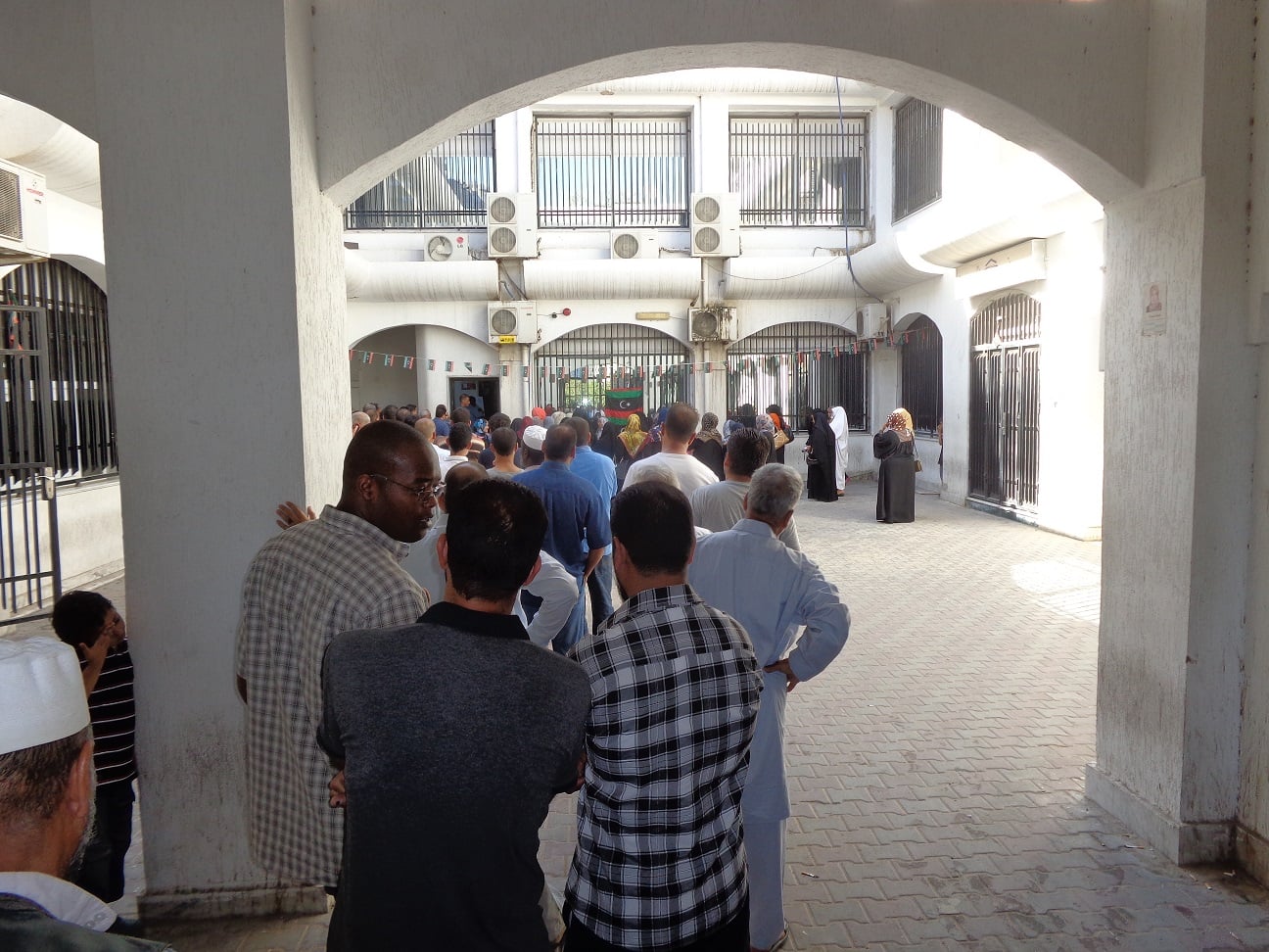 The queues at Jumhuriya bank, Bab Ben Ghasheer, snaked all the way out to the street (Photo: Sami Zaptia).