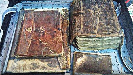 Malta seizure of suspected plunder from Tripoli mosques