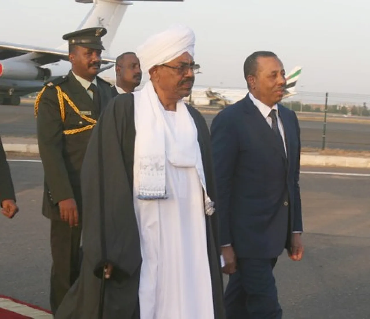 The Priem Minister i met at Khartoum by Sudan's President Omar Al-Bashir (Photo: SUNA)