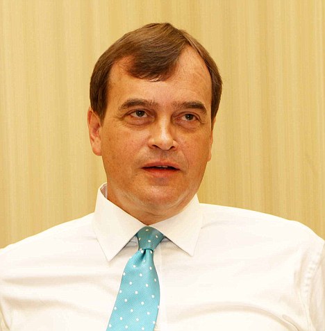 Former UK ambassador says UN negotiations “flawed”, calls for extremists to be excluded
