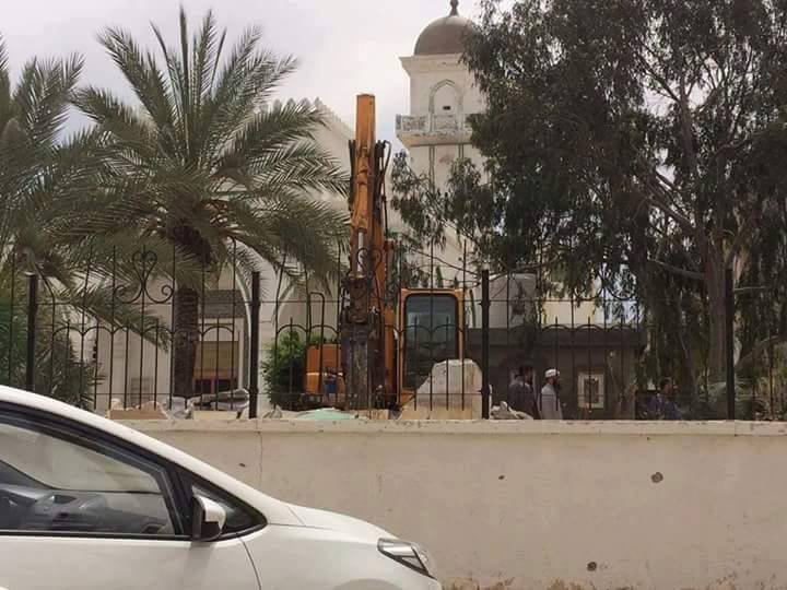 Salafists destroy central Misratan tomb in broad daylight