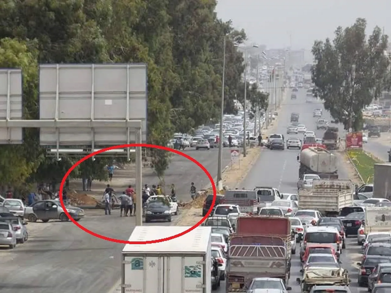 Youth closed off Tripoli's main motorway last week in protest at extended power cuts (Photo: Social media).