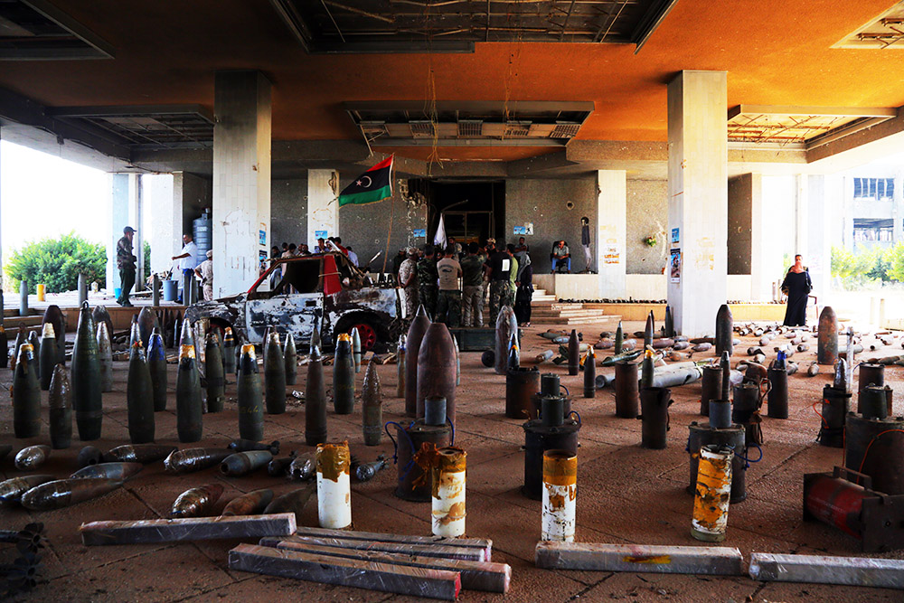 Benghazi de-miners struggle to clear Benghazi university campus