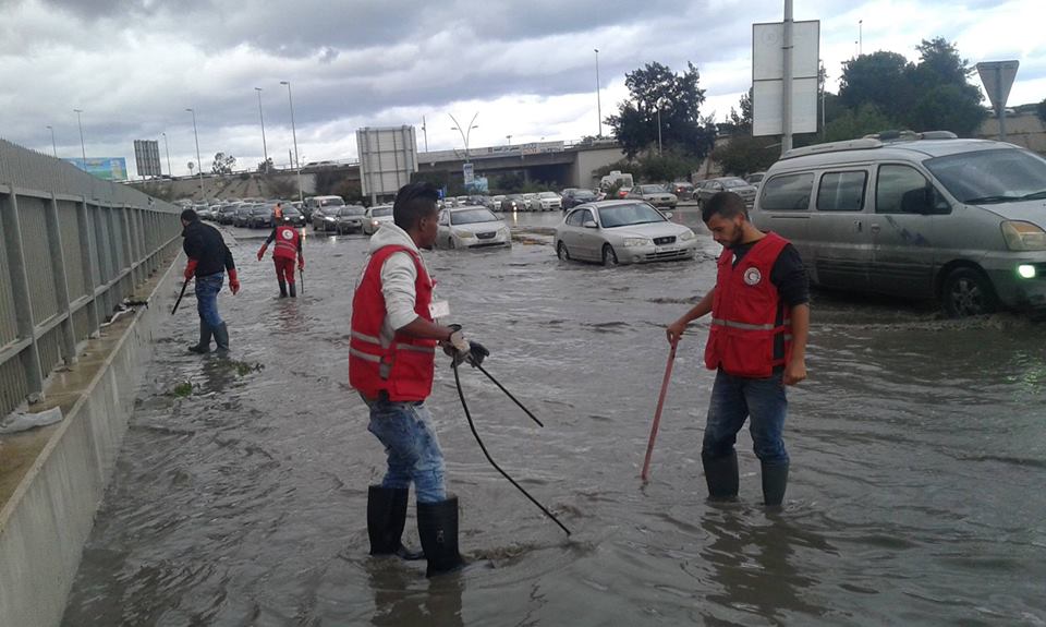 Heavy rain causes road chaos in Tripoli