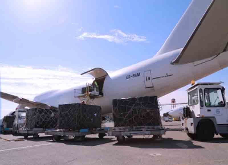 More dinars are flown in to Tripoli to ease currency shortage