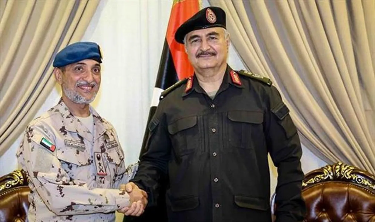 Hafter and UAE deputy chief of staff Eisa Saif Al-Mazrouei (Photo:LNA)