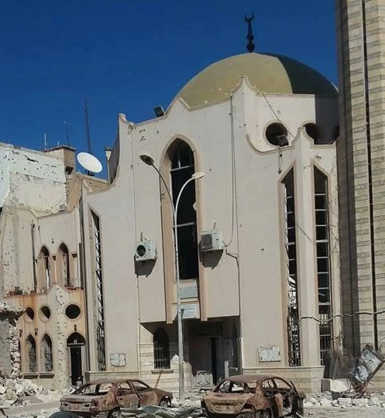The Erkheis mosque has escaped serious damage (Photo: LNA)