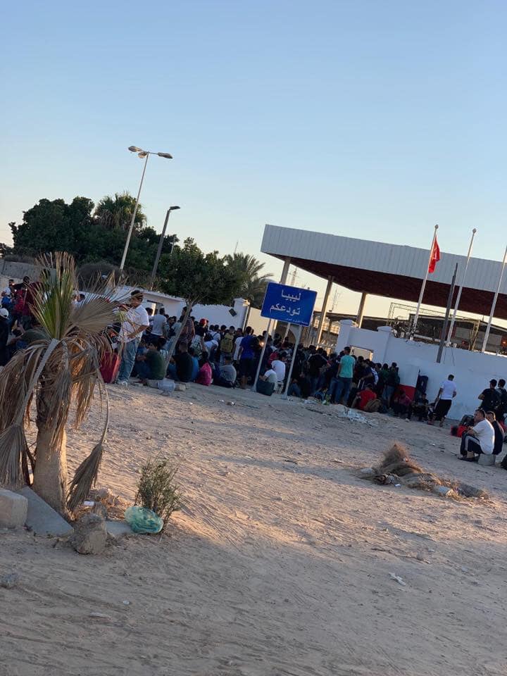Go-slow at Libyan-Tunisian border crossings blamed on Tunisians