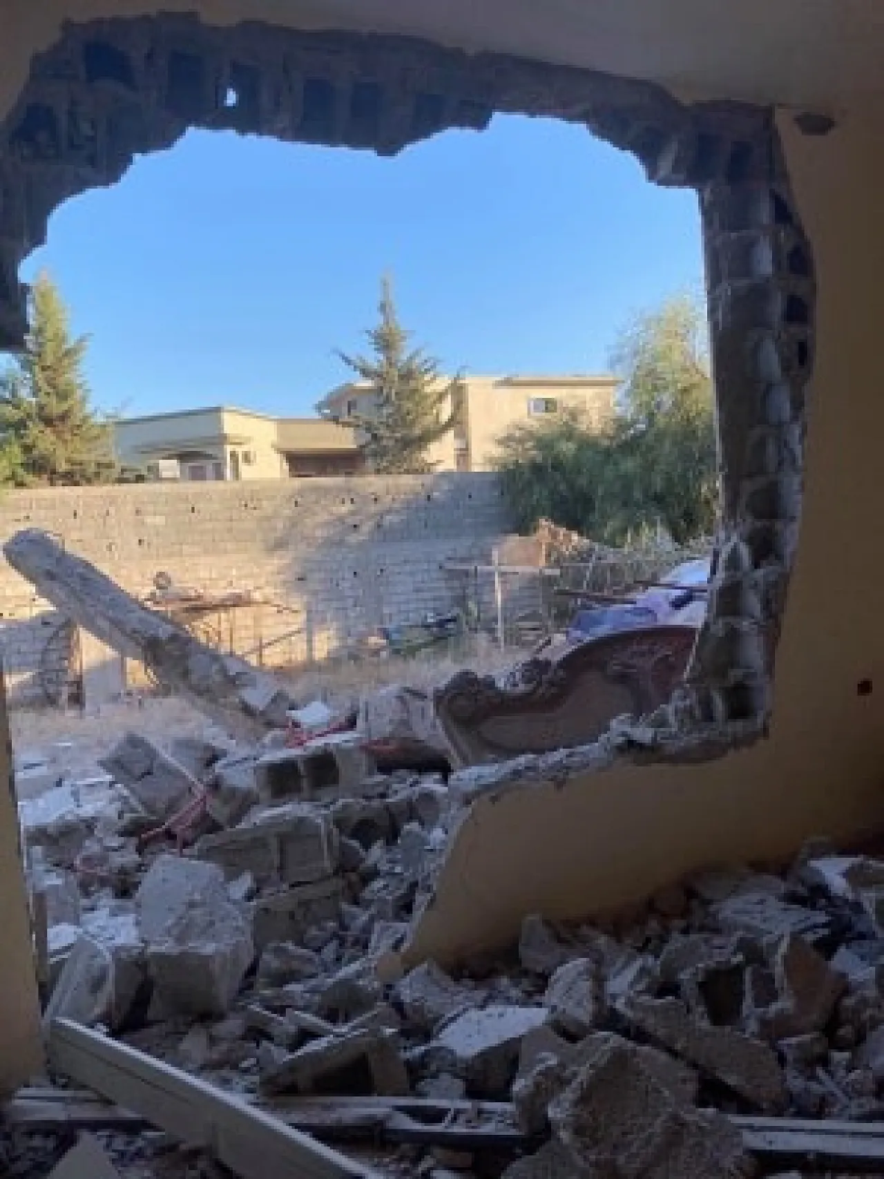 Busleem district of Tripoli damaged by indiscriminate shelling of civilian sites (Photo: Busleem Municipality).