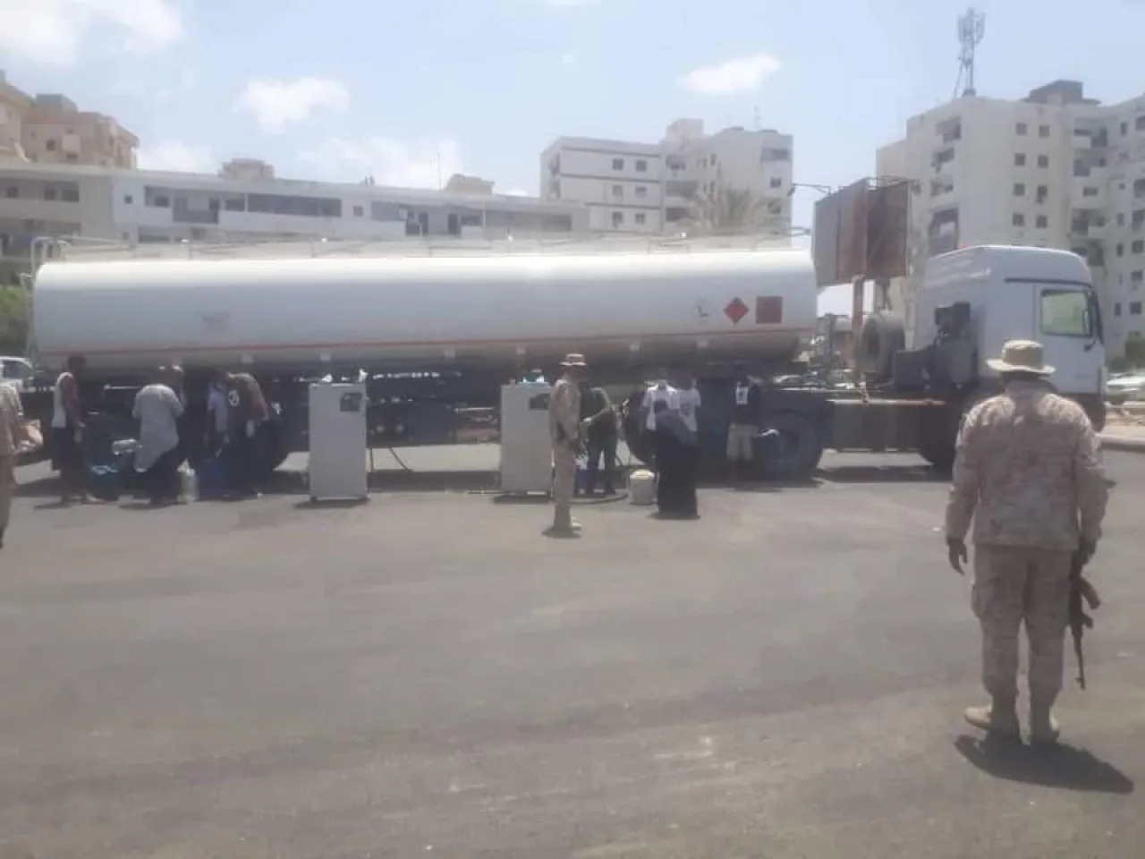 Brega Marketing Company was forced to distribute fuel in public squares in 2020 (Photo: Brega).