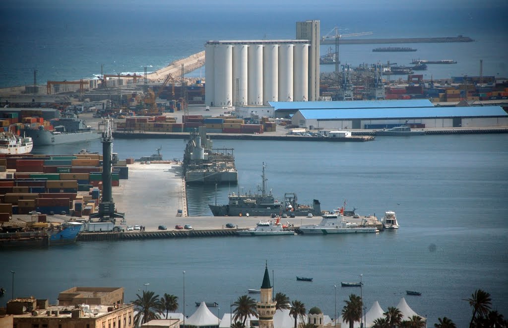 Minister of Economy visits Tripoli Port – discusses accelerating goods processing time to reduce cost of imports